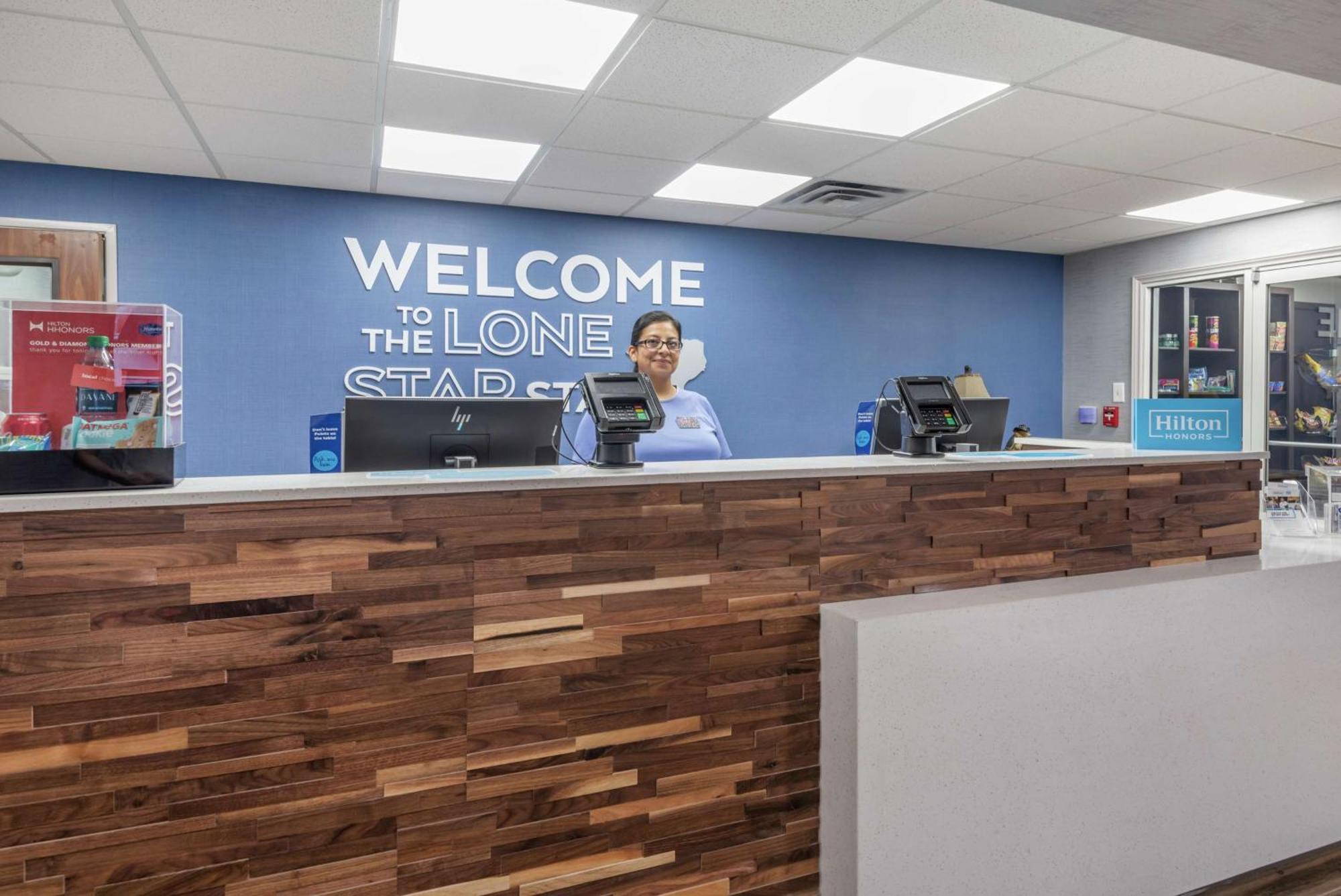 Hampton Inn Brownwood Exteriör bild