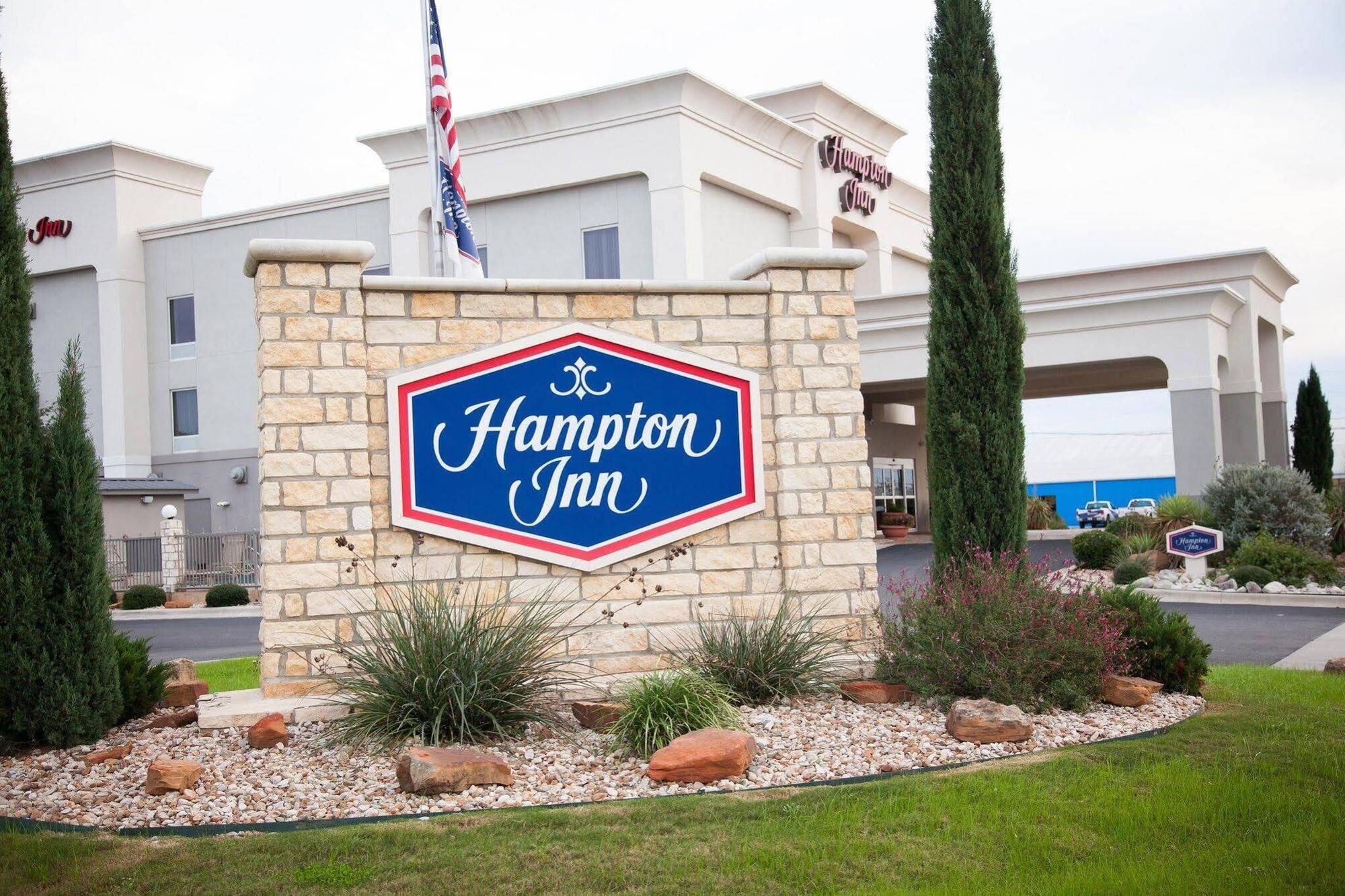 Hampton Inn Brownwood Exteriör bild